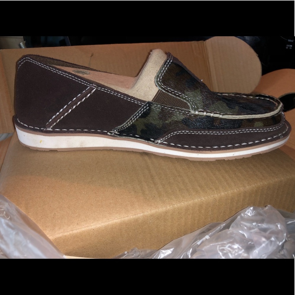Women’s Ariat Cruiser